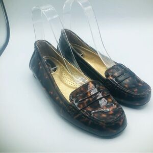Sperry women’s brown and Gold‎ loafer Size 6M